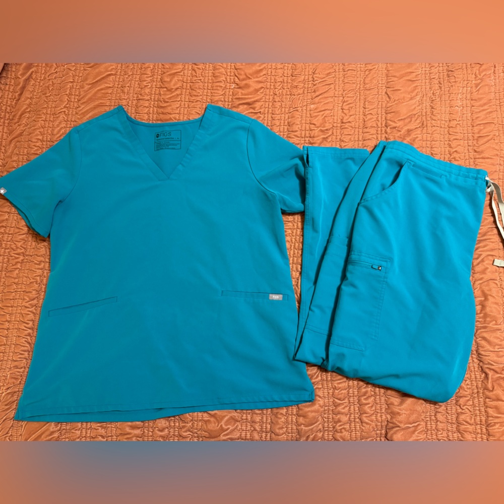 Figs Women’s Teal XL Scrub Set - Casma top Kade Cargo pants